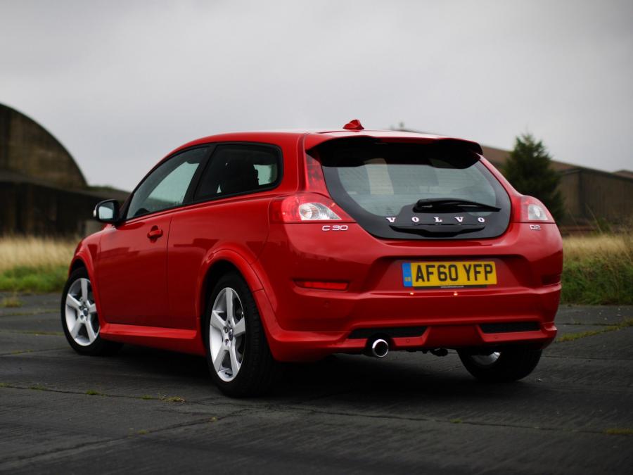  Volvo C30 R-Design 2009 года  (UK) (фото 8 из 11)
